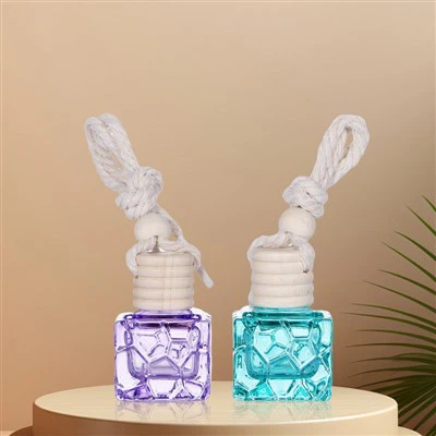 Vješanje boce sa parfemom